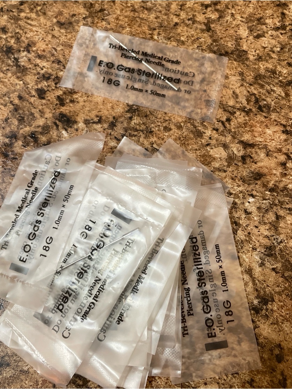 Sterile 18G Piercing kit